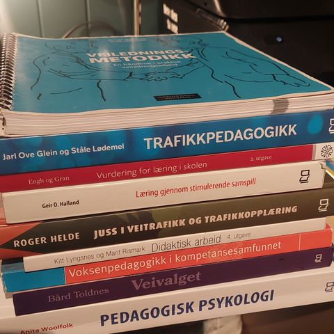 Bøker til trafikklærer studiet