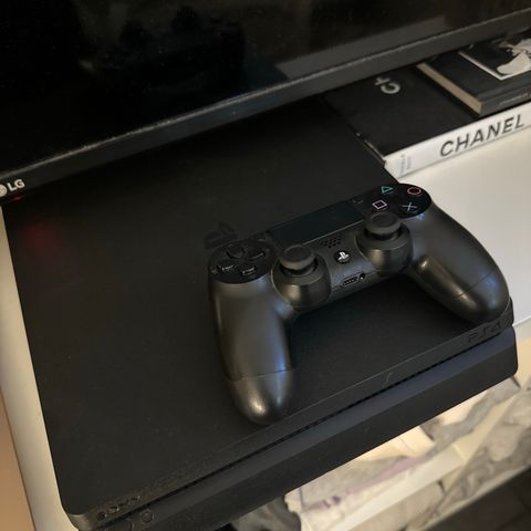 PlayStation 4 (500gb)