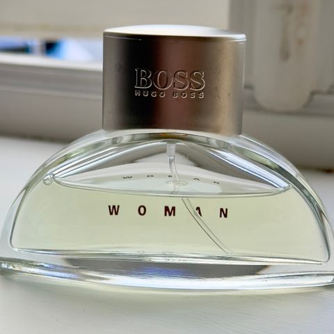 BOSS WOMAN parfyme, 3/4 av 50 ml flaske