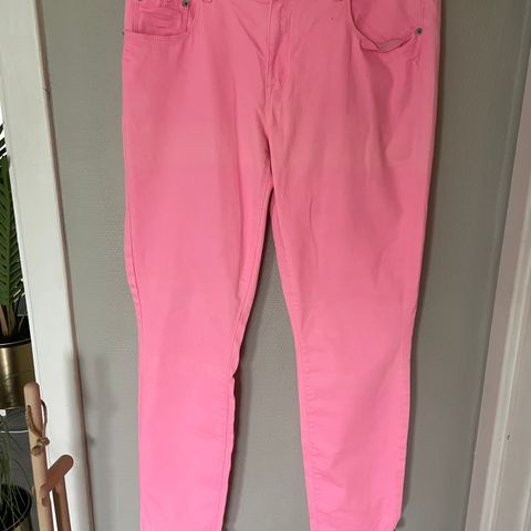 Stilige rosa skinny jeans bukse