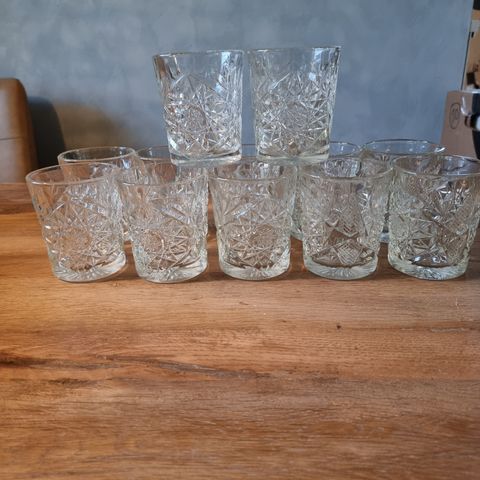 12 glass selges samlet