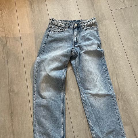 HM baggy lys jeans i Str 152 (barn/ungdom)