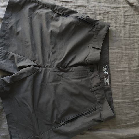 Mountain Hardwear shorts