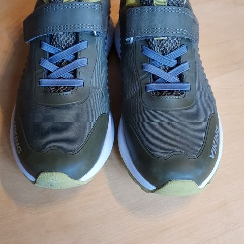 Viking goretex-sko til barn (brukt 2 ganger, som nye)