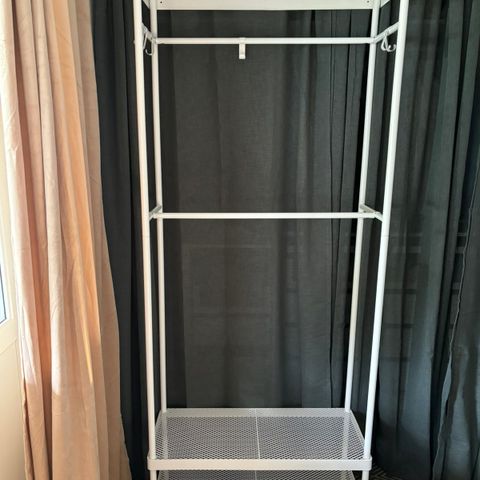 IKEA frittstående garderobe/klesstativ med skooppbevaring