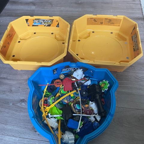 Beyblade baner og 29 beyblades