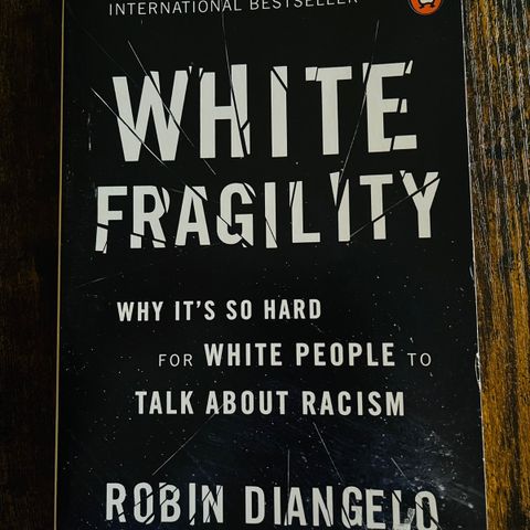 Bok Robin DiAngelo - White Fragility