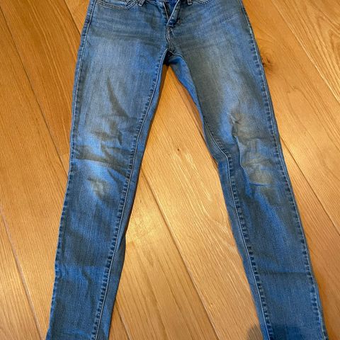 Levis 711 Skinni i str 26