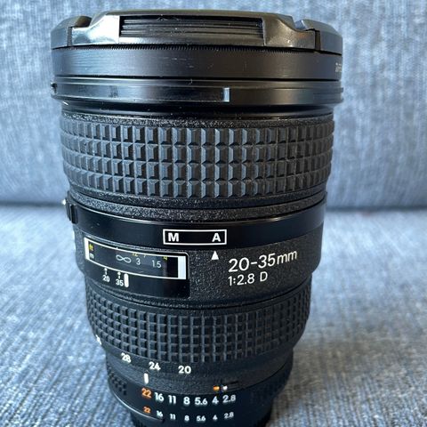 Nikon 20-35mm f2.8 D med UV filter