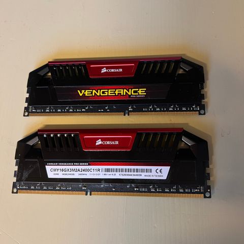 Corsair 16GB RAM DDR3 2400 MHz