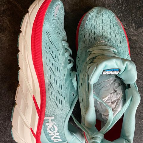 Hoka Clifton 8