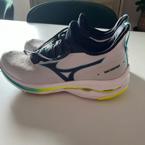 Mizuno wave rider neo str 40,5