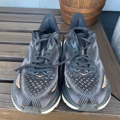 Hoka clifton 9 str 40 2/3