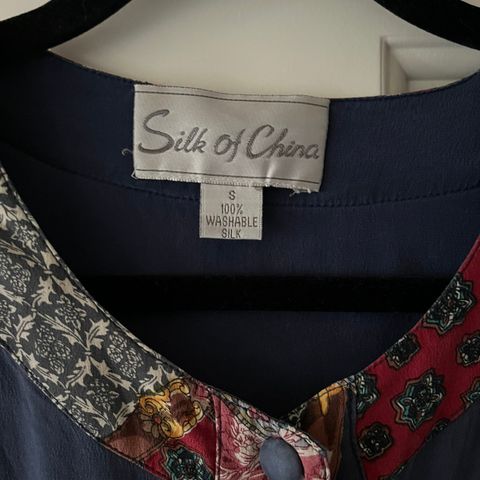 Vintage bluse i 100% silke