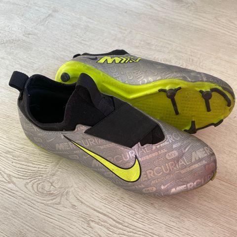 Fotballsko Nike størrelse 38,5