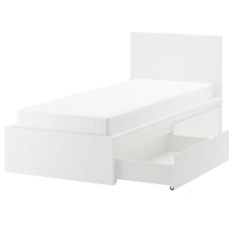 Malm seng fra IKEA
