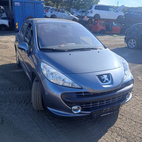 2008 mod Peugeot 207 selges som delebil