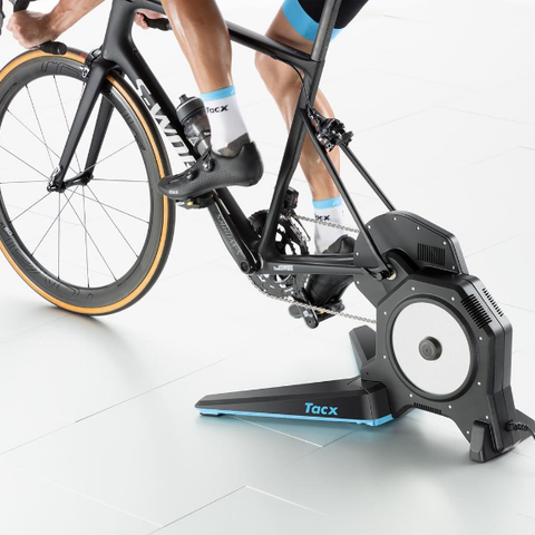 LEIES UT: Tacx Flux 2, smart sykkelrulle