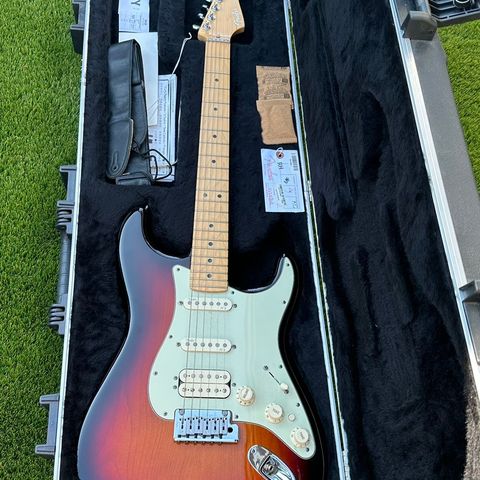 Fender Stratocaster DLX STRAT HSS