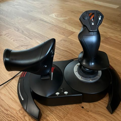 Thrustmaster T-Flight Hotas X