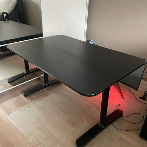Reservert - Ikea Bekant skrivebord