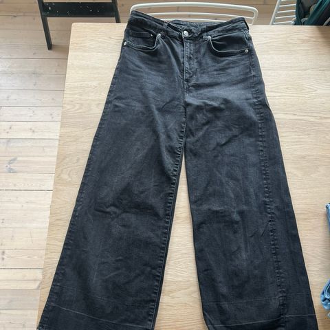 Jeans i str 30