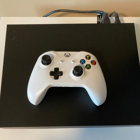 Xbox One X 1TB