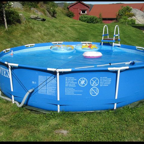 BASSENG - INTEX 6500 liter - 366 cm X 76 cm - Mye utstyr