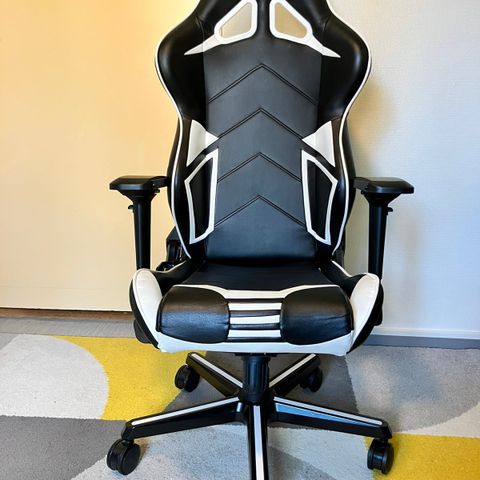 DXRacer Gaming Chair til Salgs