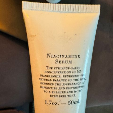 Niiacinamide serum fra Jorgobè selges  50 ml