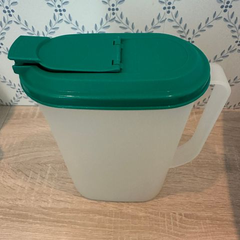 Tupperware saftmugge