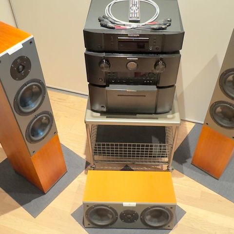 Marantz stereo med hjemmekino, cd, forsterker og 3 høytalere