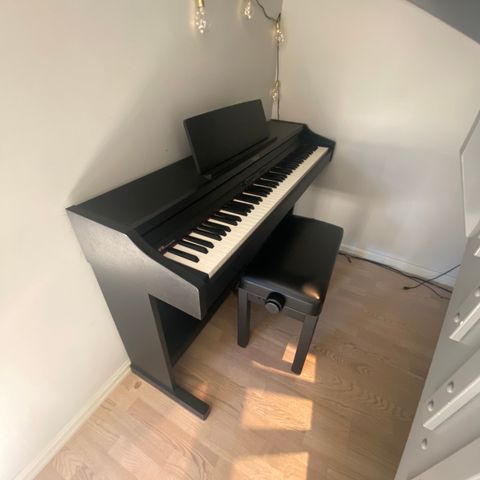 Roland digital piano RP301