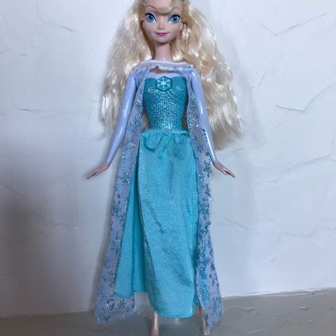 Elsa dukke fra Frozen