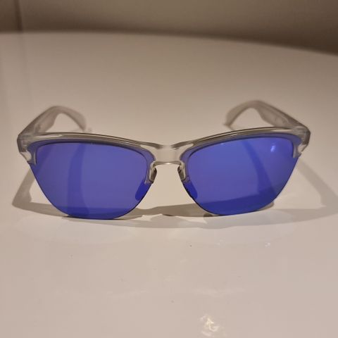 Oakley frogskin