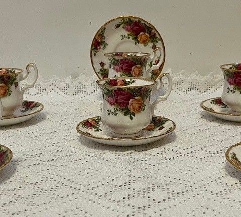 Serviset Royal Albert Old Country Rose 2 delers sett