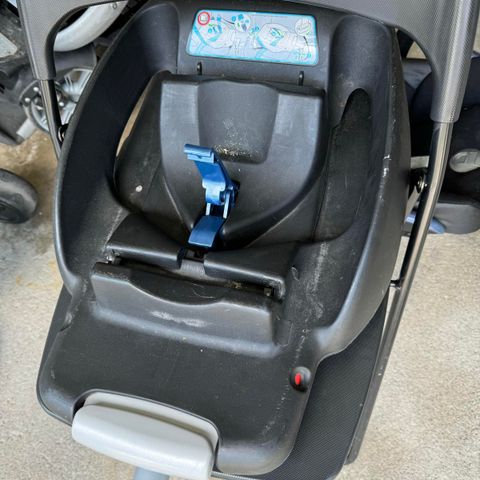 Maxi Cosi barnesete og isofix base gis bort