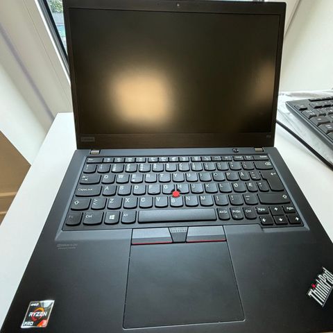 Lenovo X13 Gen 1 (prisen kan diskuteres)