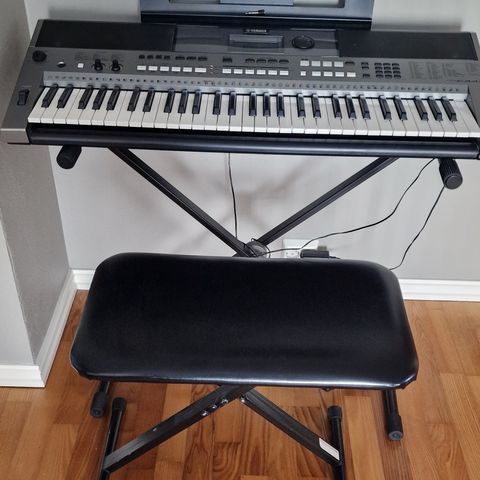 Yamaha PSR-E443 keyboard selges