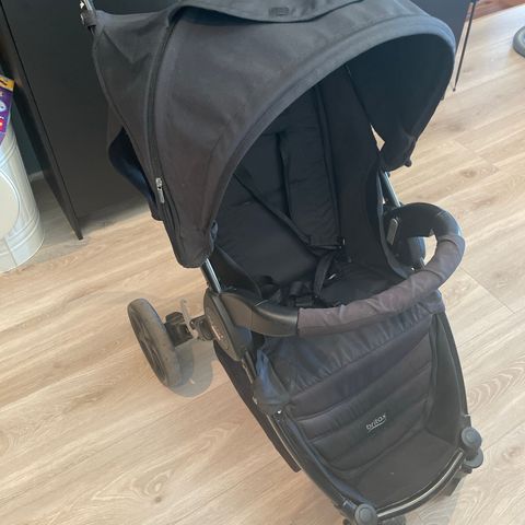 Britax B-Agile trillevogn med nytt regntrekk.