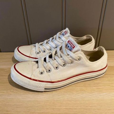 Hvite Converse - str. 37,5