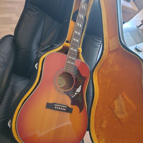 El-akustisk Hummingbird Pro, Epiphone