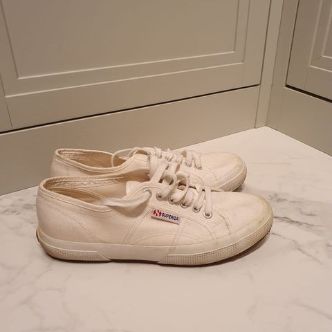 SUPERGA str 40 hvite