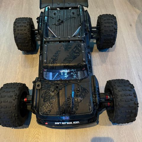 Arrma Outcast 8S