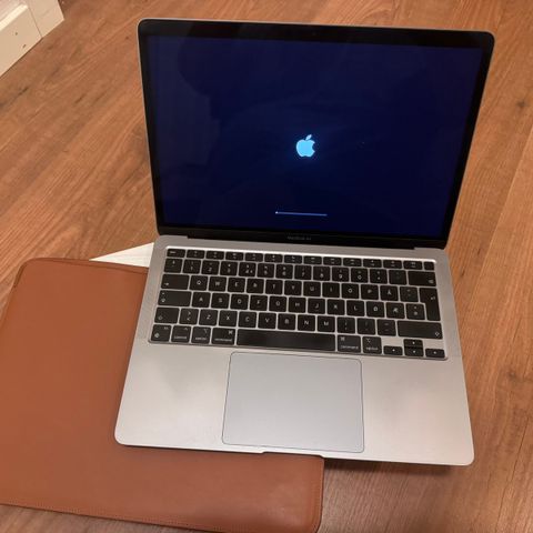 Macbook Air M1 2020-modell selges billig