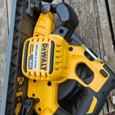 Dewalt dcs579nt- kan brukes med skinner