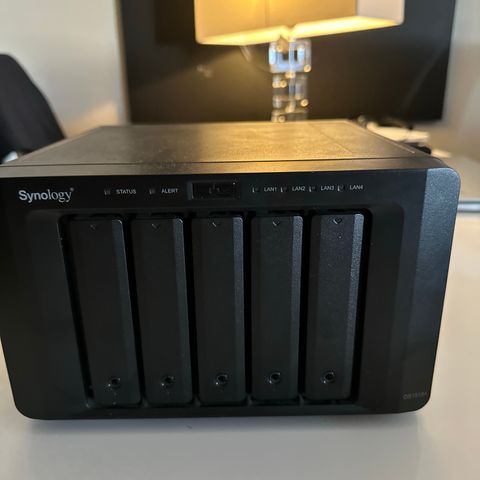 Synology DS1515+ og 4TB Nas harddisker