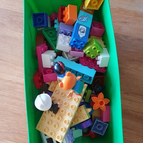 Boks med Duplo