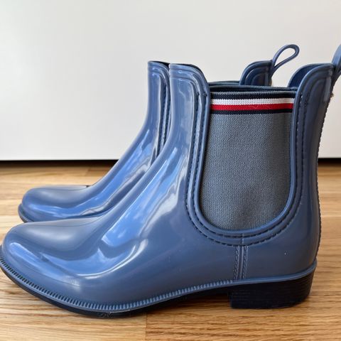 Tommy Hilfiger rain boots: size 38