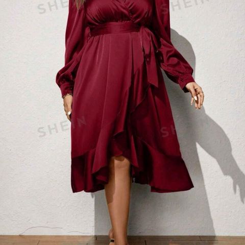 Curvy girl? Elegant burgundy wrap kjole str 1XL